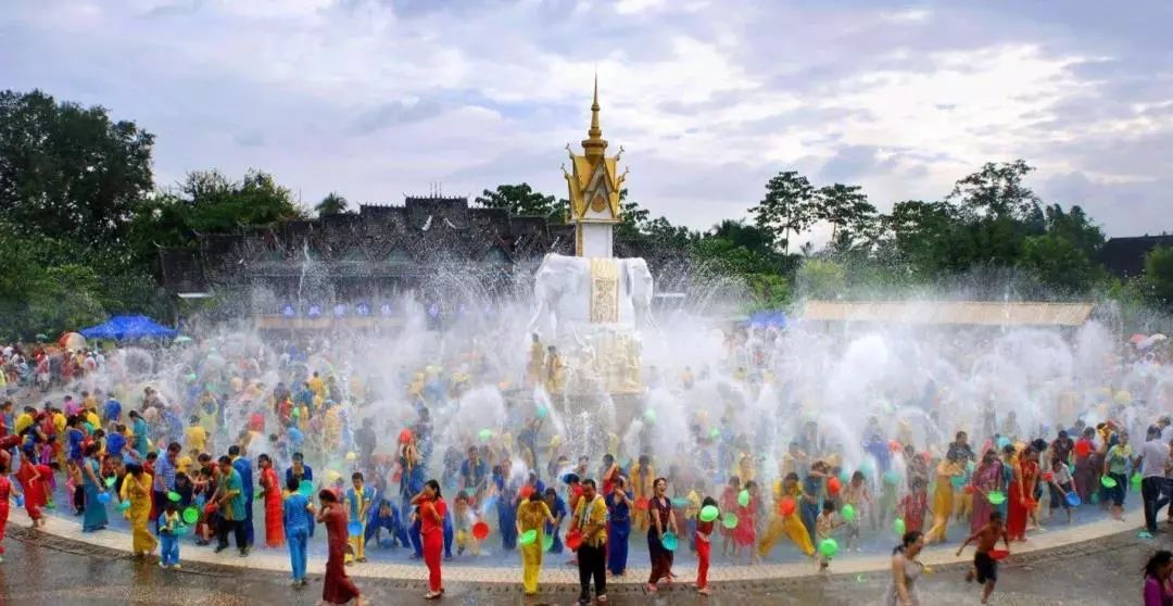 云南最有影响力的节日傣族泼水节